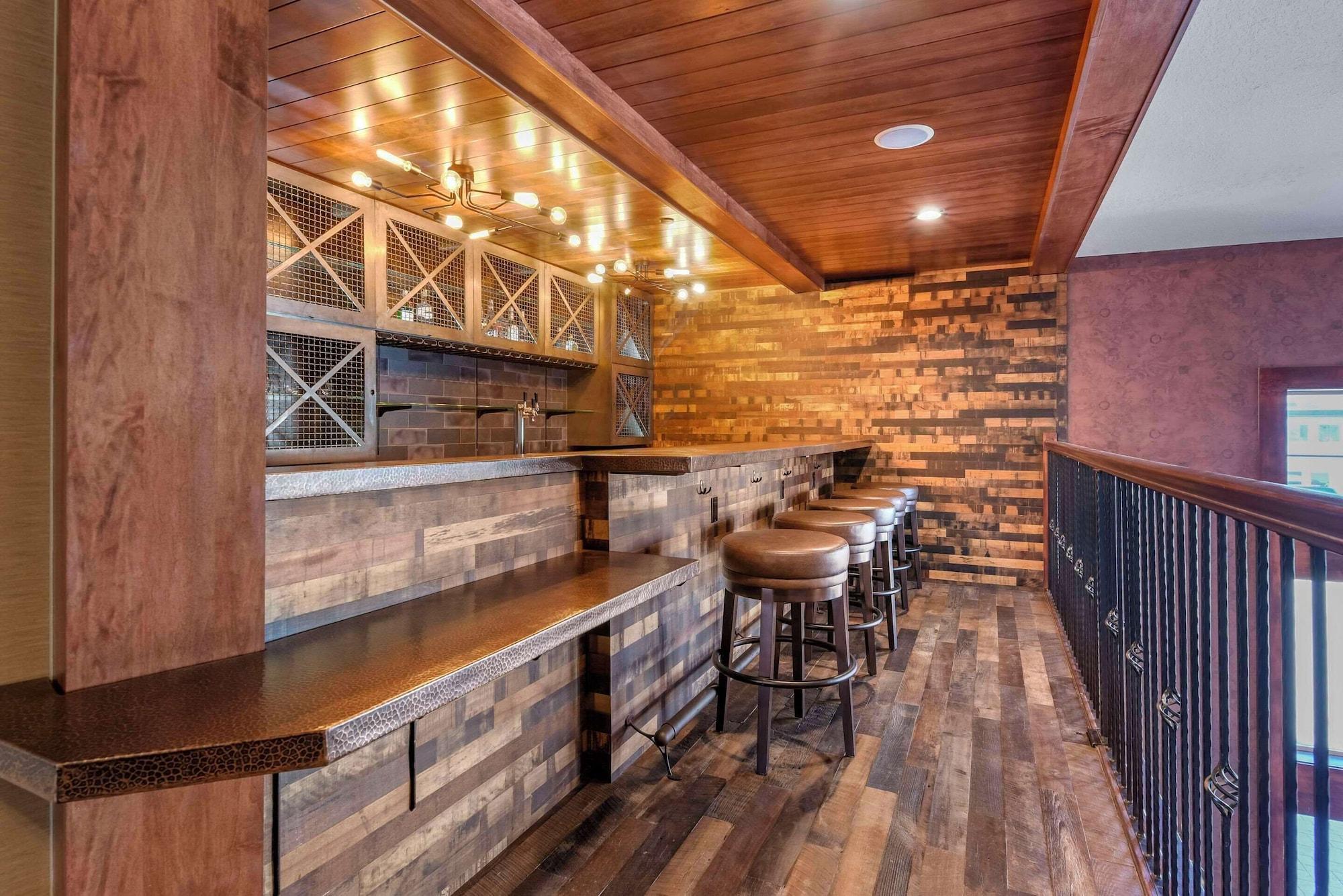 Restaurant Kathryn Riverfront Inn, an Ascend Collection Hotel