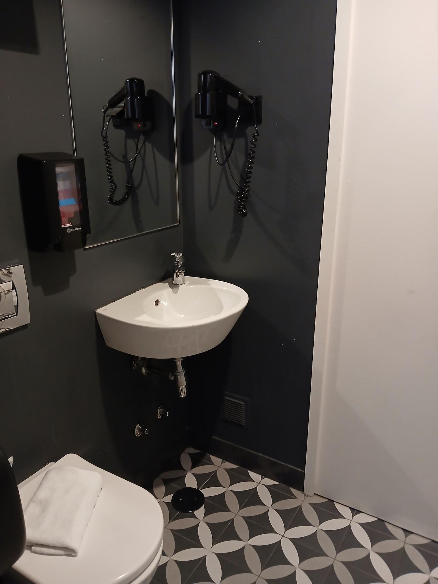 Equipamiento de Habitación Secret Patio Lisbon