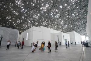 Actividad - Excursión de medio día por la ciudad de Abu Dhabi y visita al Museo del Louvre