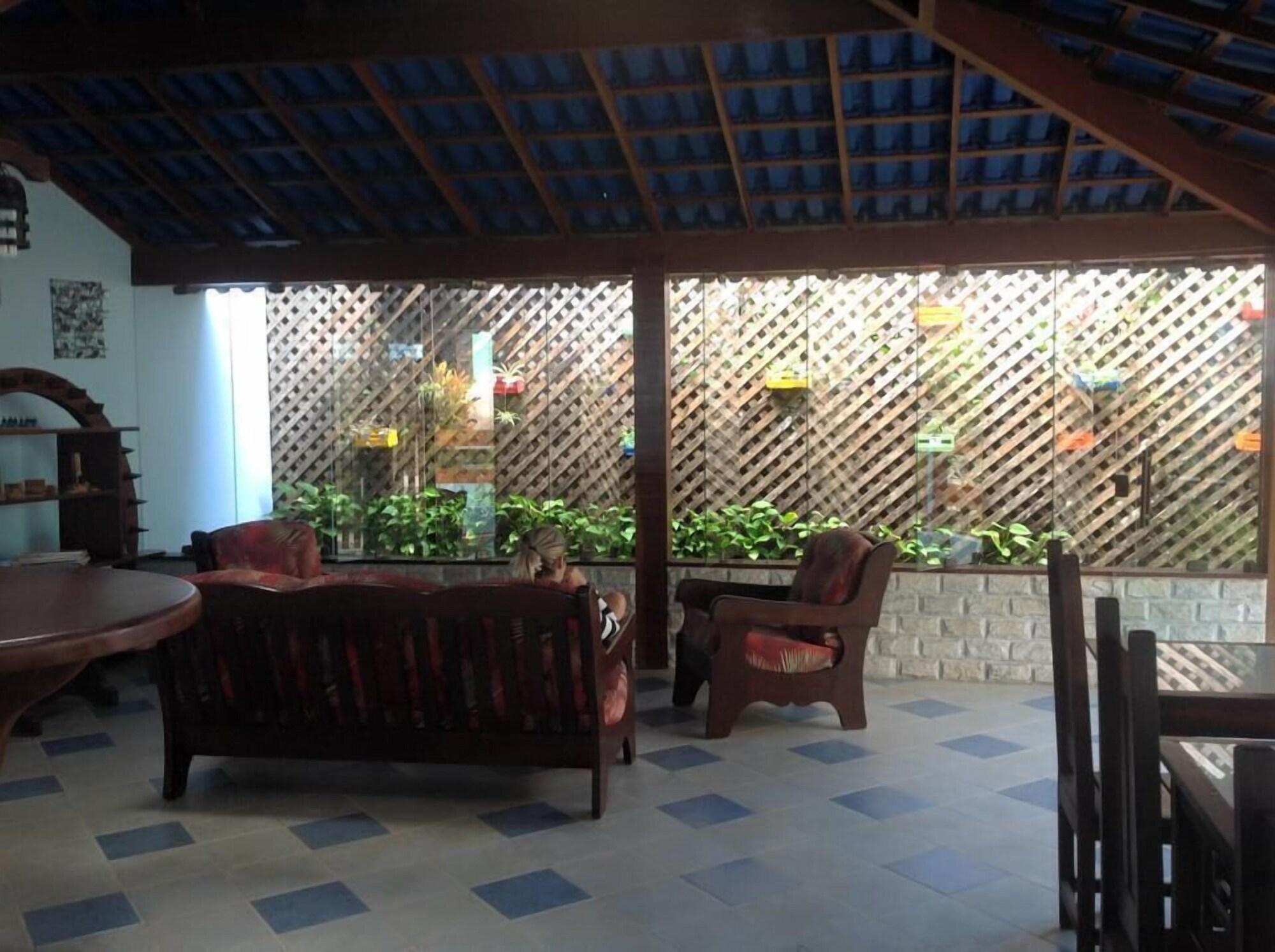 Vista Lobby Pousada Telhado Azul