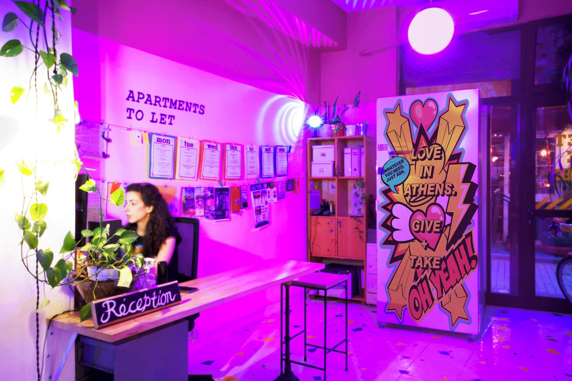 Vista Lobby Live in Athens, Psyrri Central Apartments