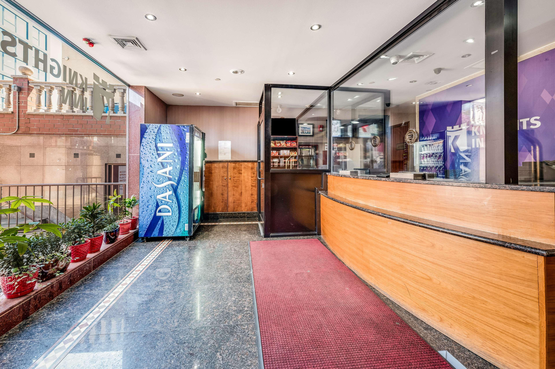Vista Lobby Knights Inn Brooklyn Sunset Park
