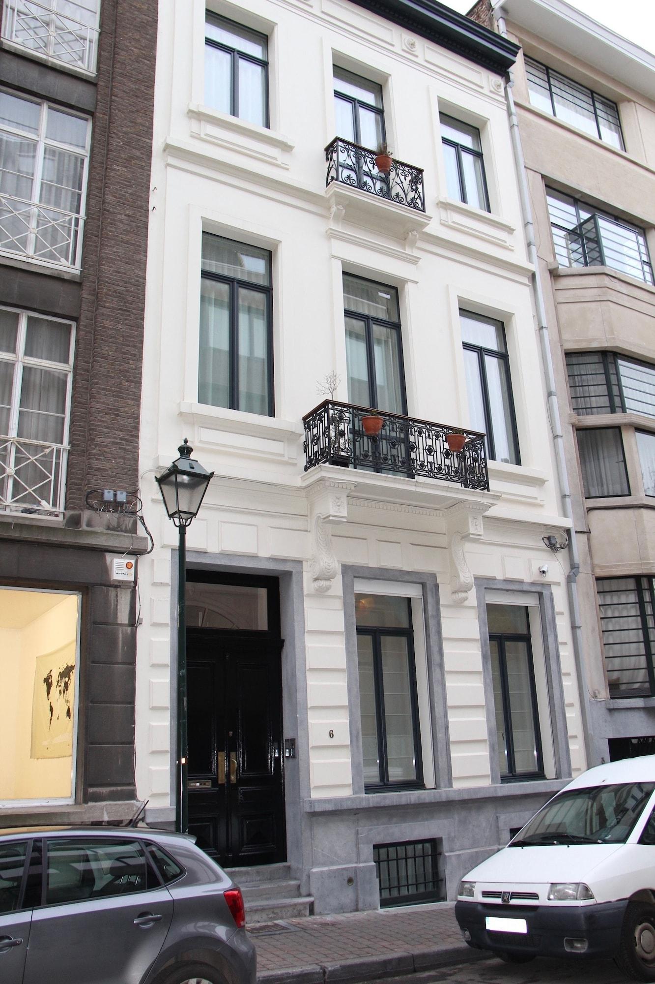 Vista Exterior Louise sur cour