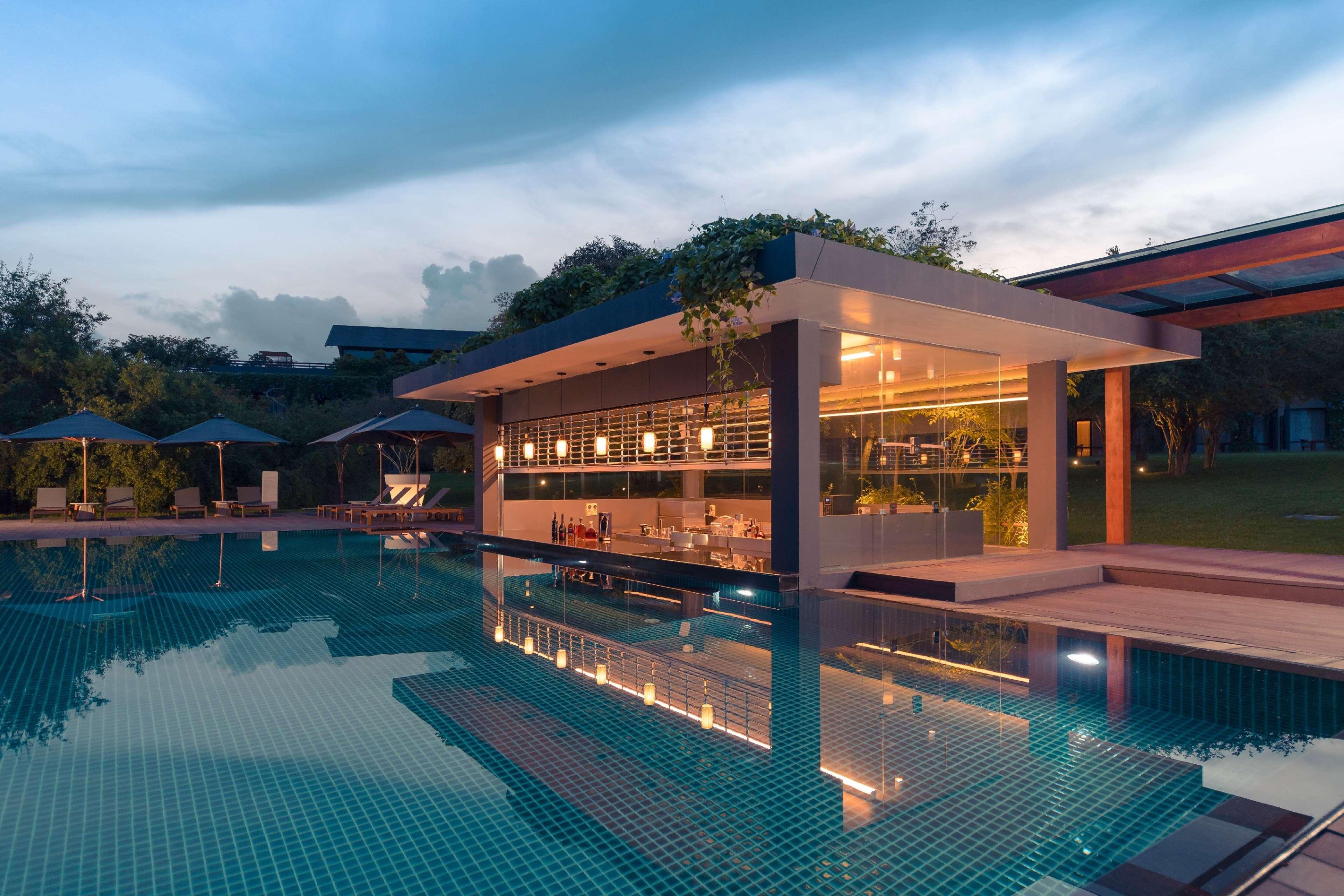 Vista Piscina DoubleTree by Hilton Weerawila Rajawarna Resort