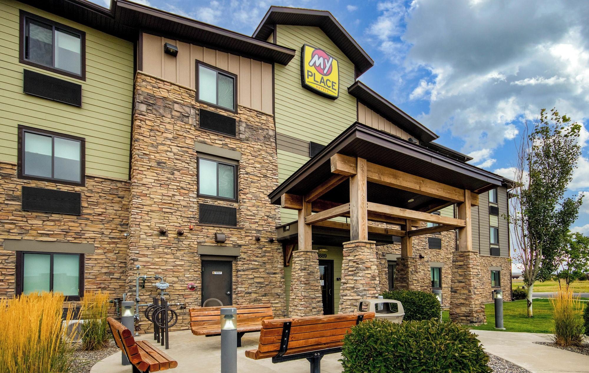 Vista Exterior My Place Hotel - Bozeman, MT