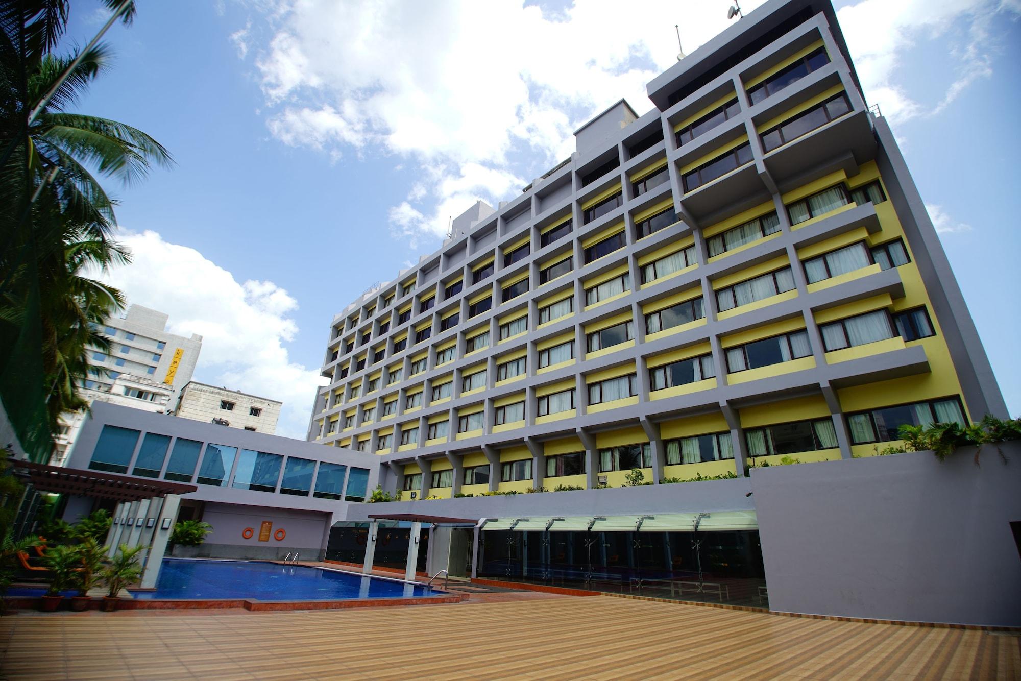Vista Exterior Dolphin Hotel