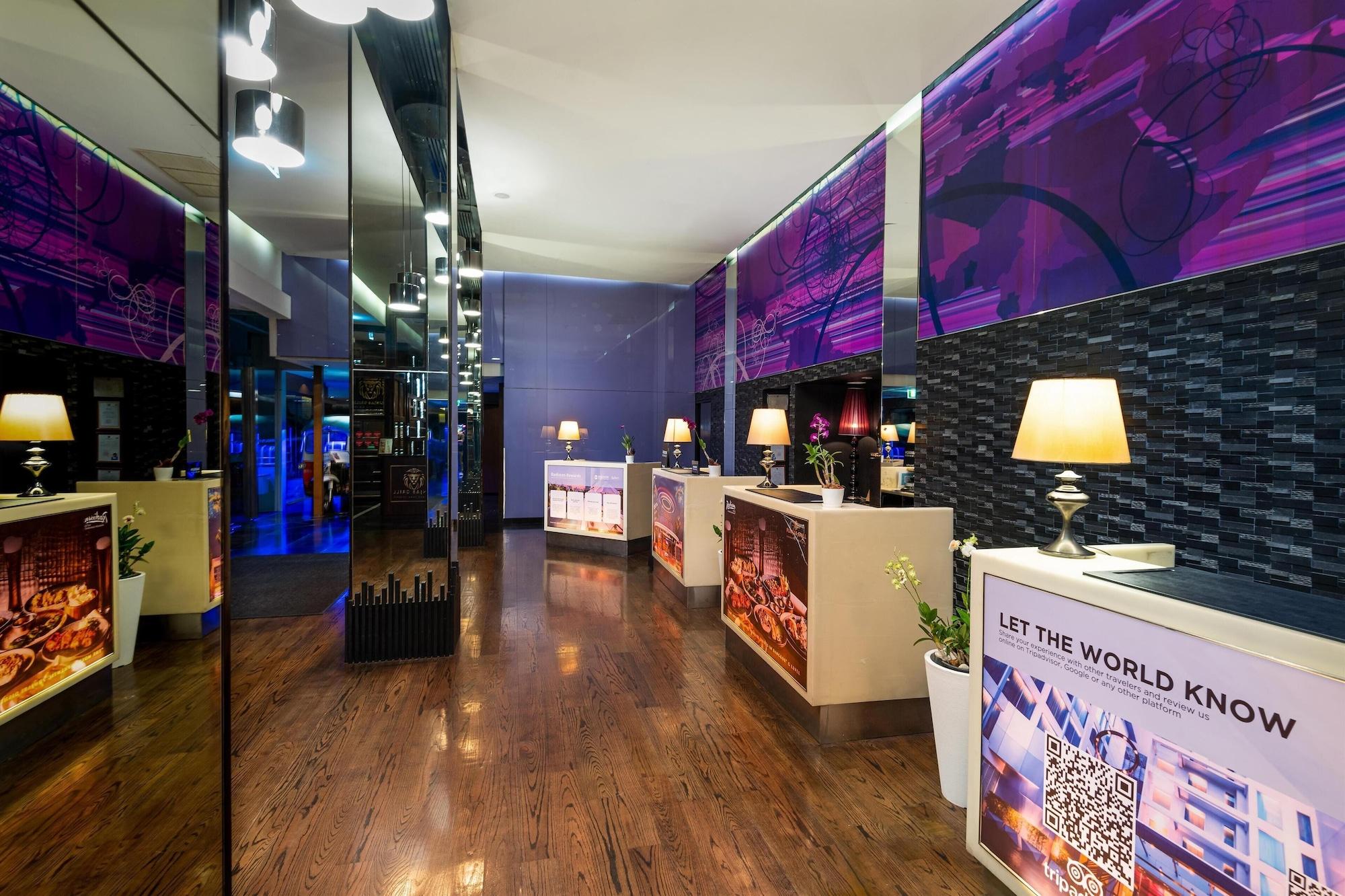 Vista Lobby Radisson Suites Bangkok Sukhumvit