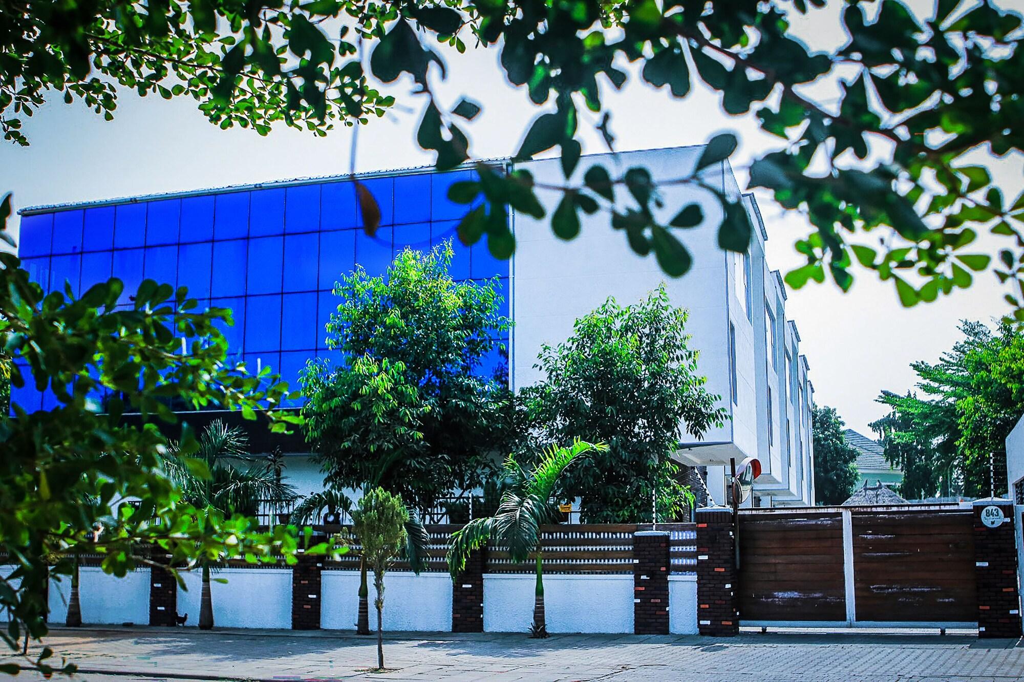 Varios The Glass Residence