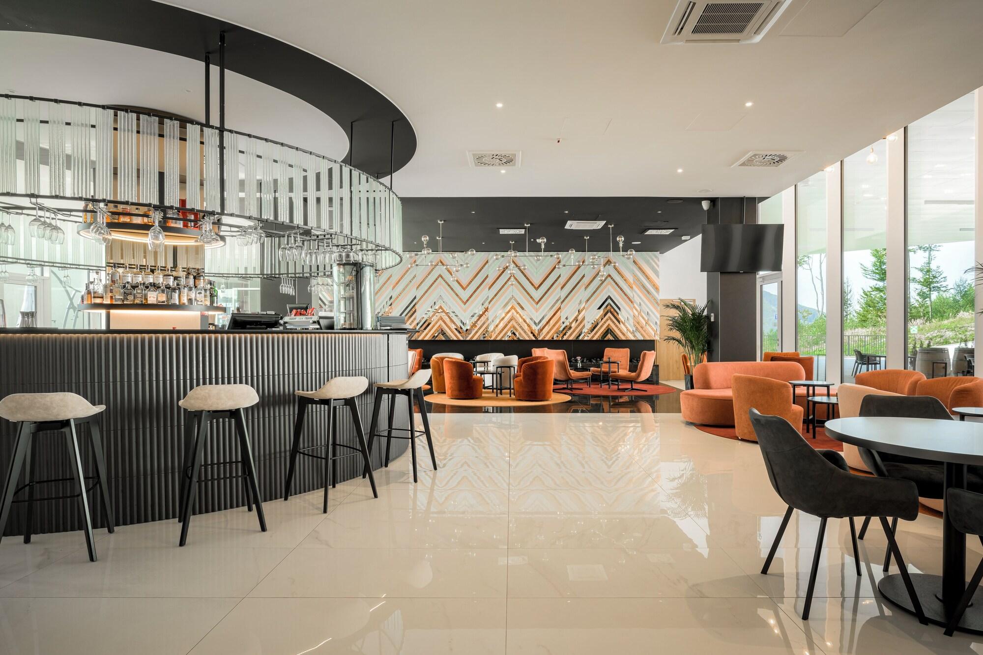 Bar/Salón Hotel Crystal Mountain