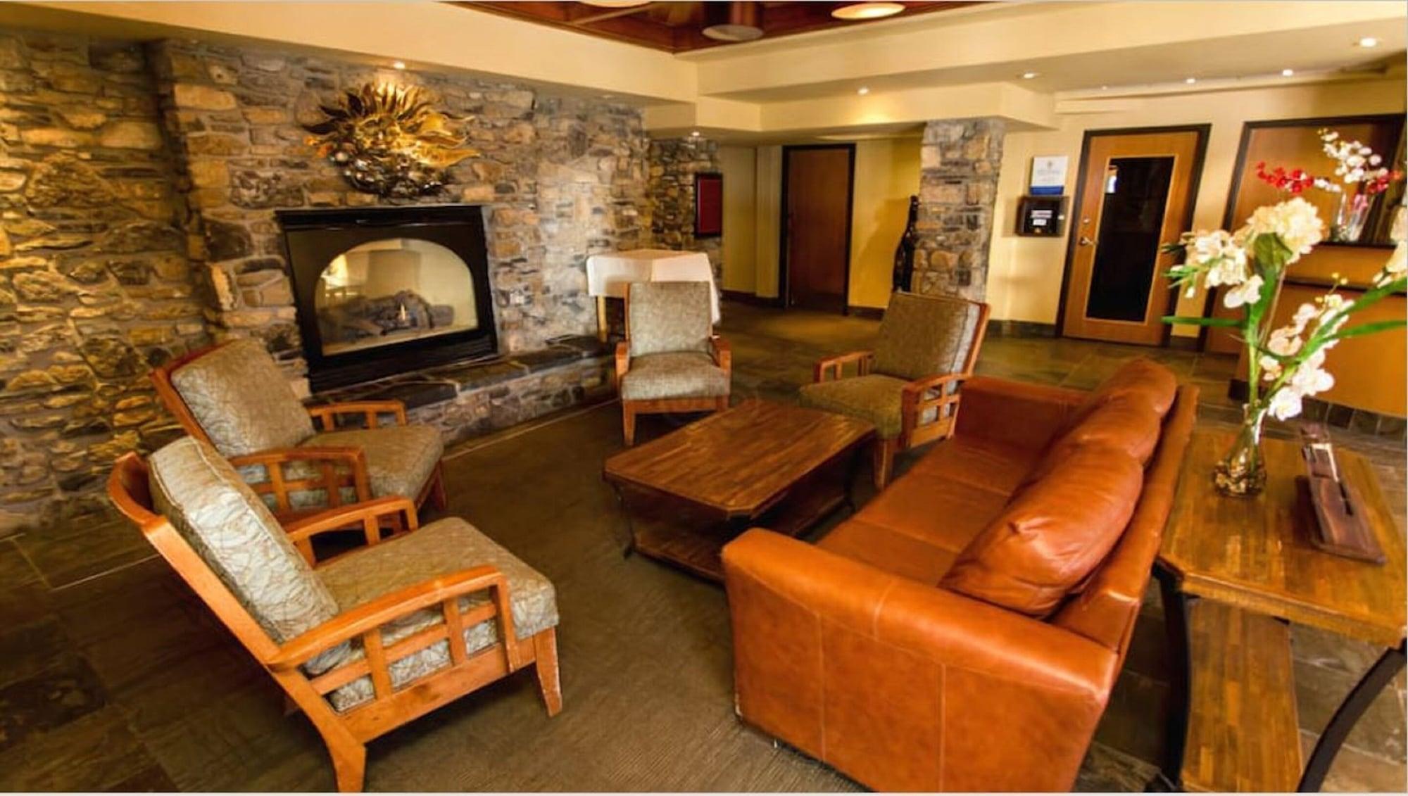 Vista Lobby Sunshine Mountain Lodge
