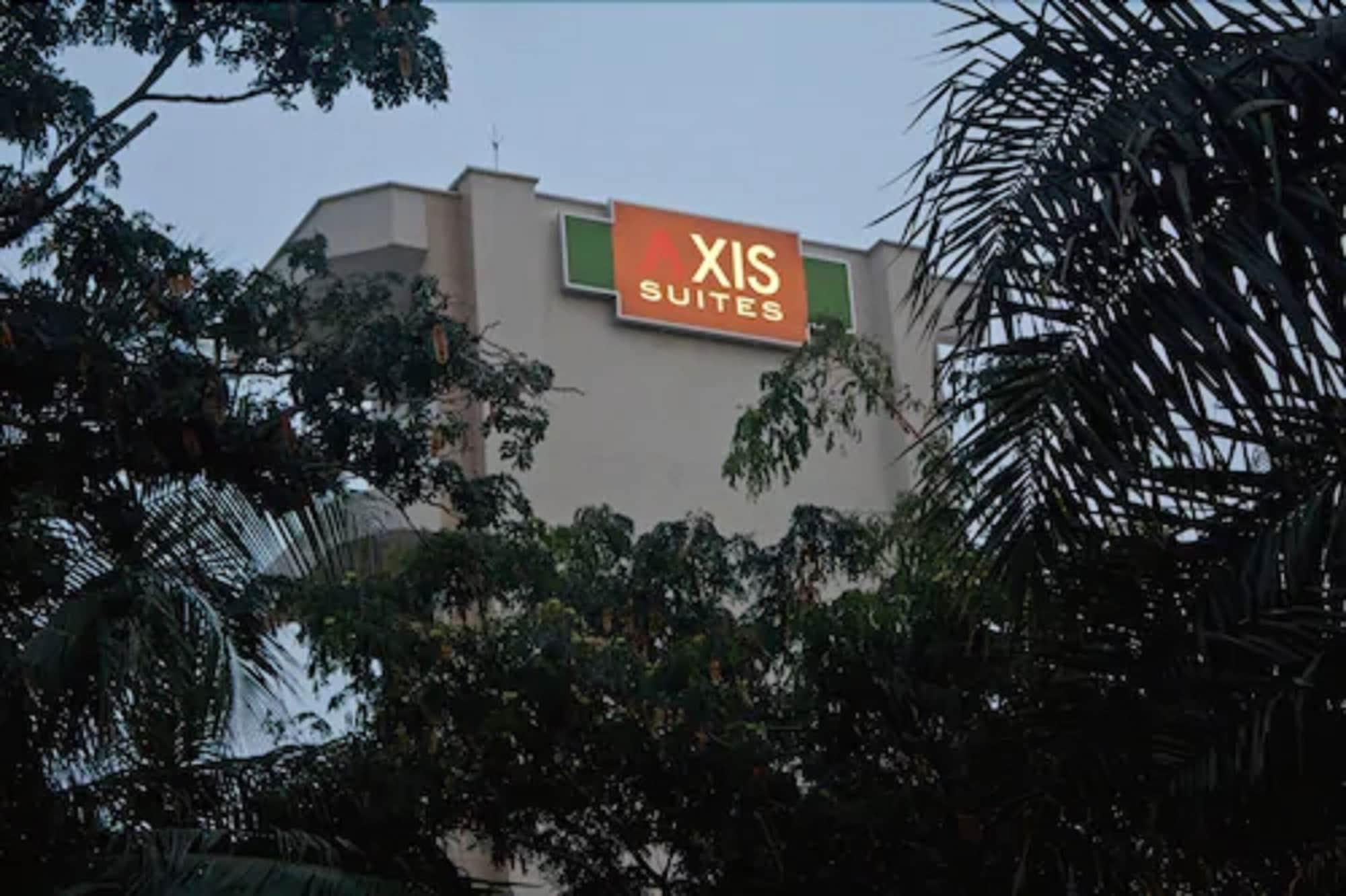 Vista Exterior Axis Suites Hotel