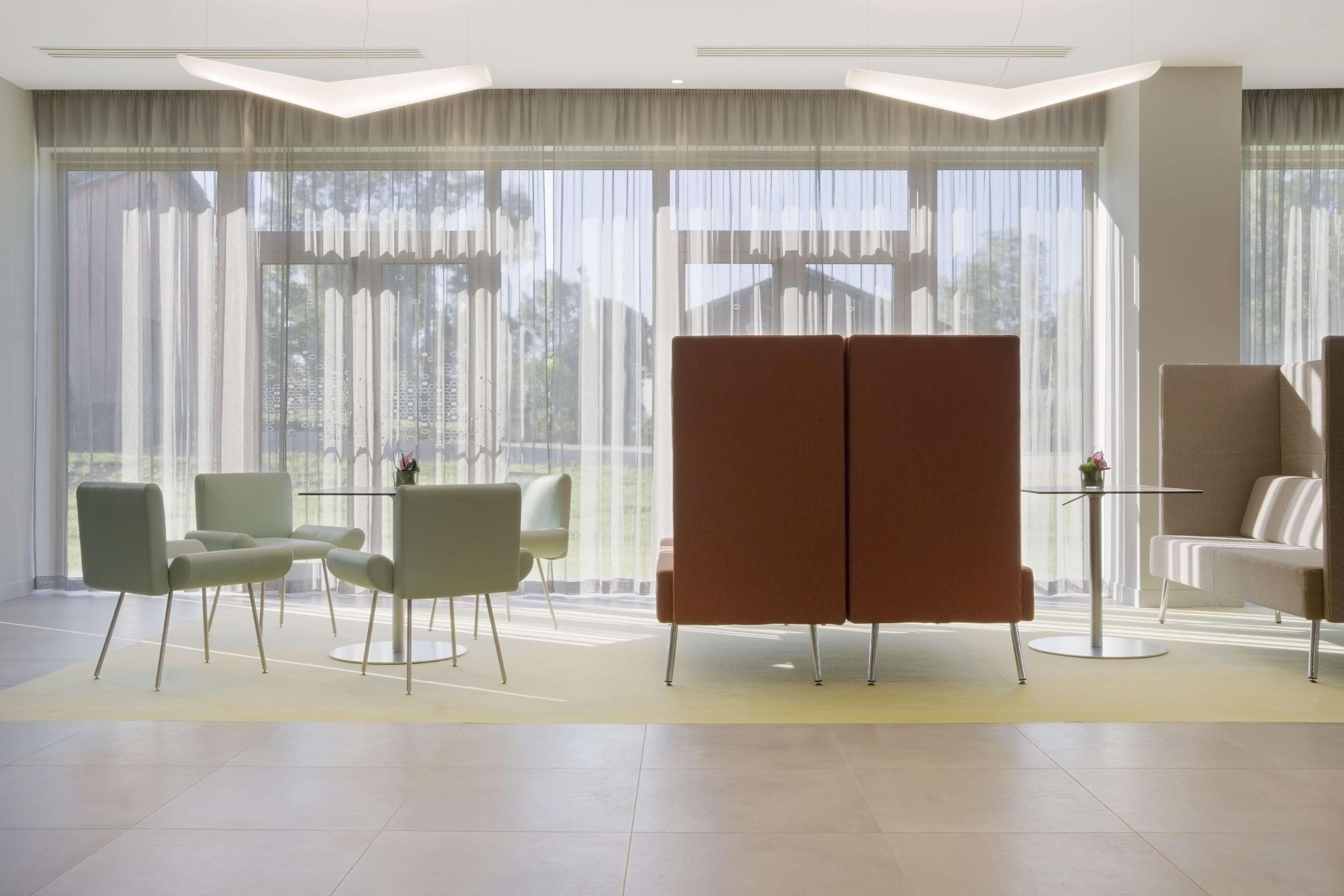 Vista Lobby Hampton by Hilton Rome East