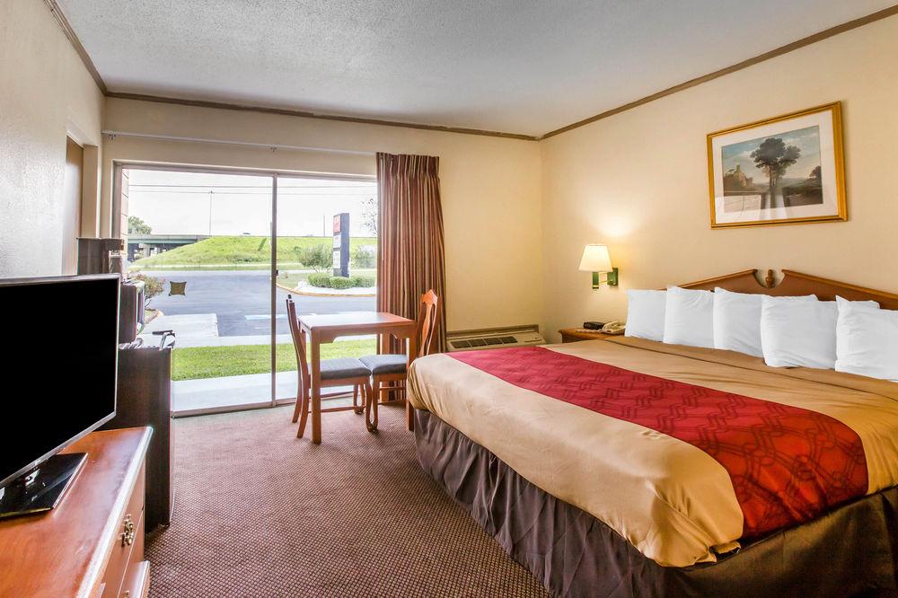 Habitación Econo Lodge Perry