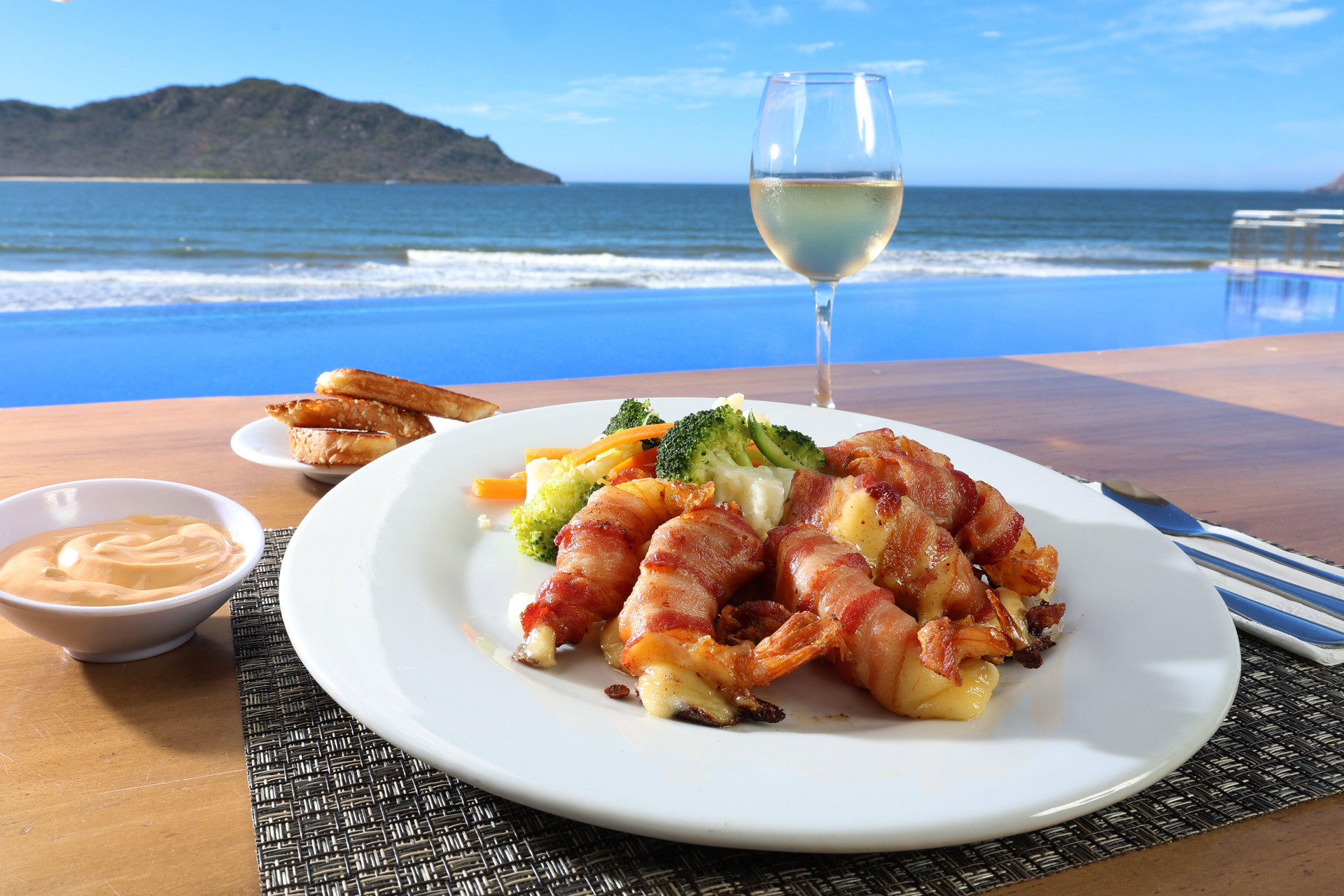 Restaurant Holiday Inn Resort Mazatlan by IHG