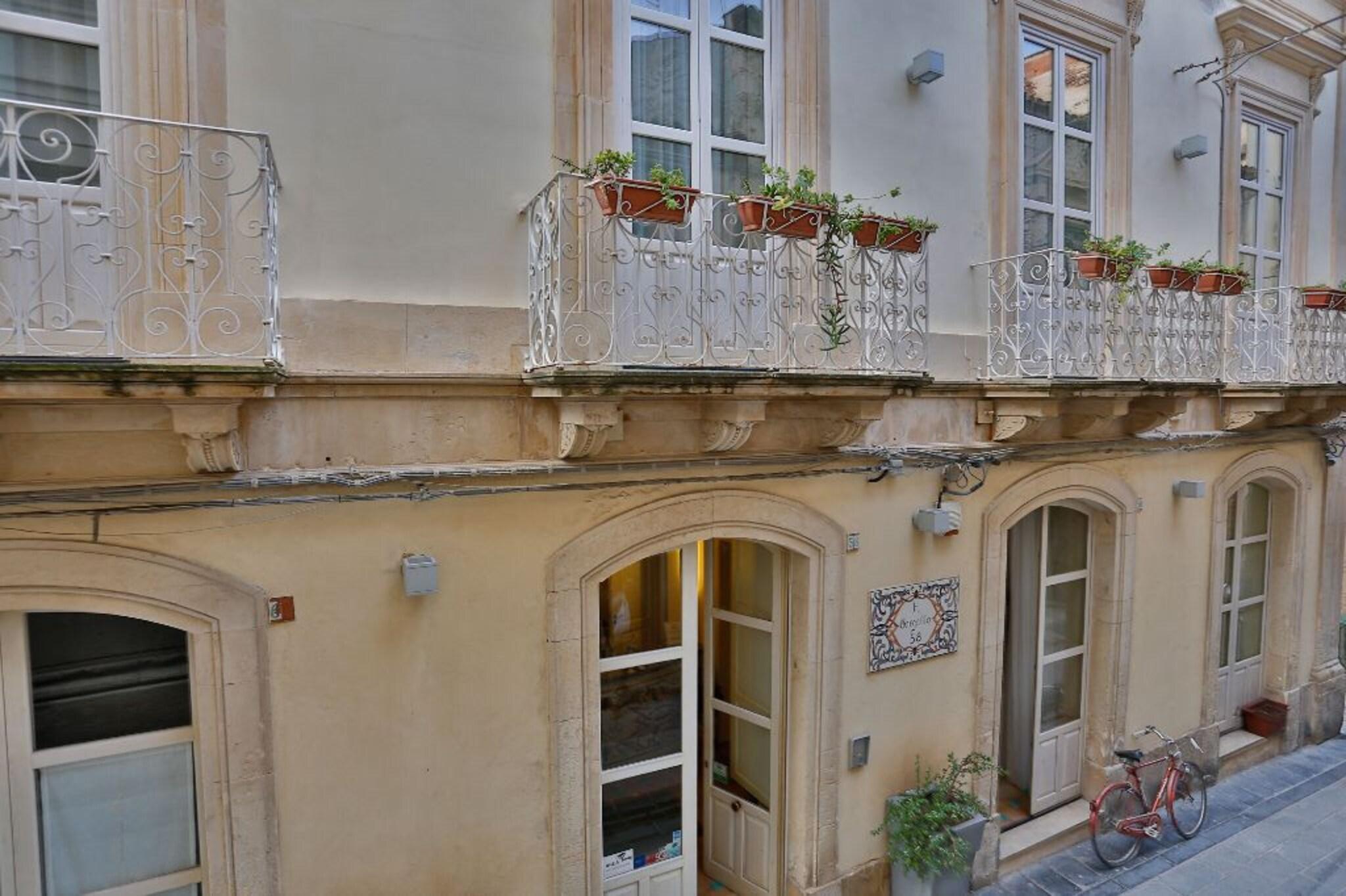 Vista Exterior Hotel Gargallo