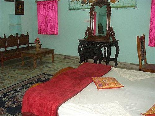 Habitación Hare Krishna Guest House