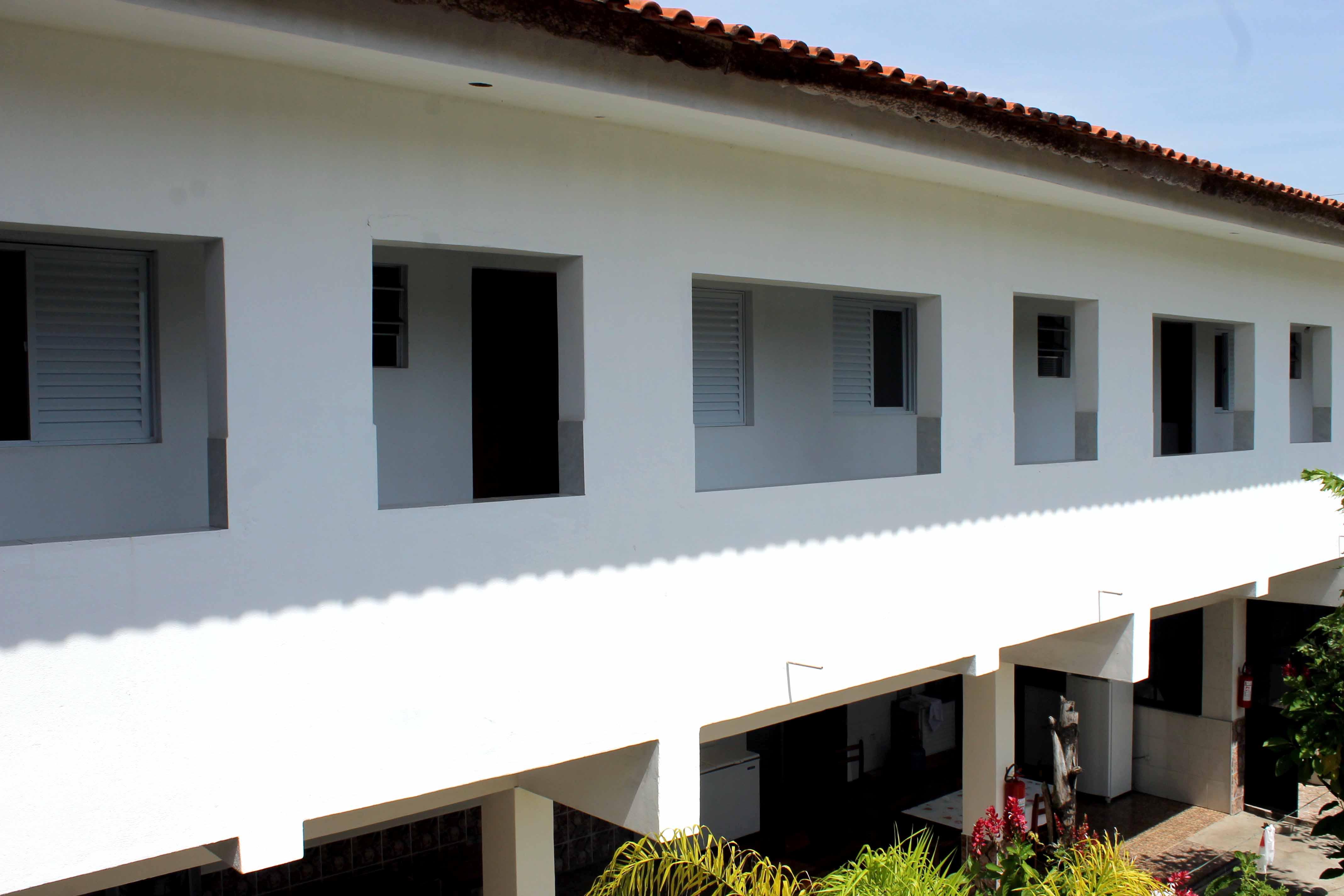 Vista Exterior Hotel La Rivieira