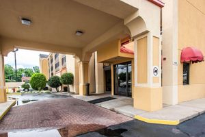 Alojamiento - Econo Lodge Inn & Suites Memphis East