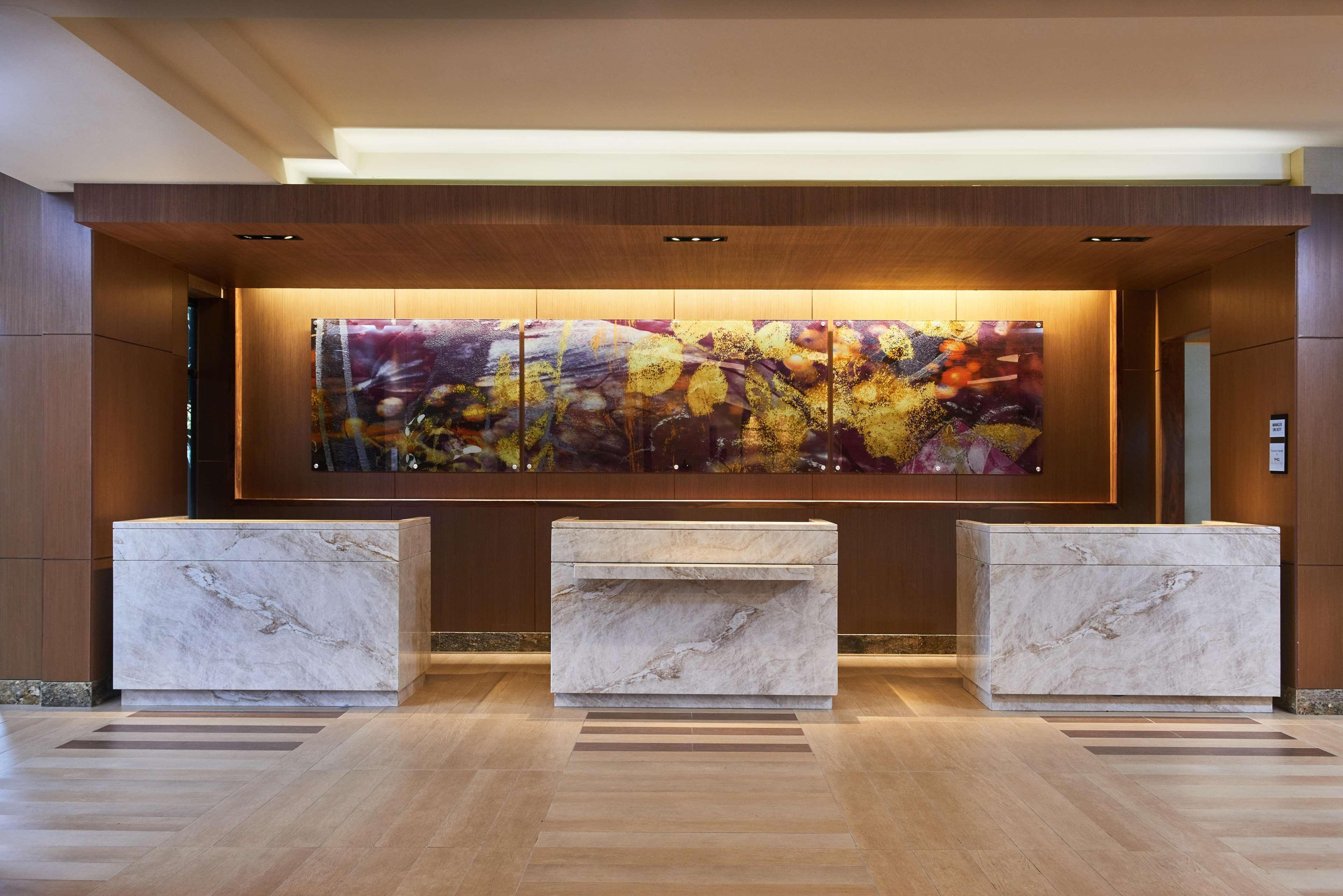 Vista Lobby DoubleTree by Hilton Irvine - Spectrum