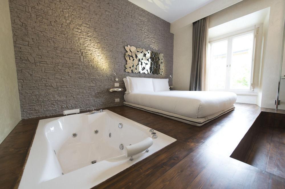 Varios iRooms Central Station