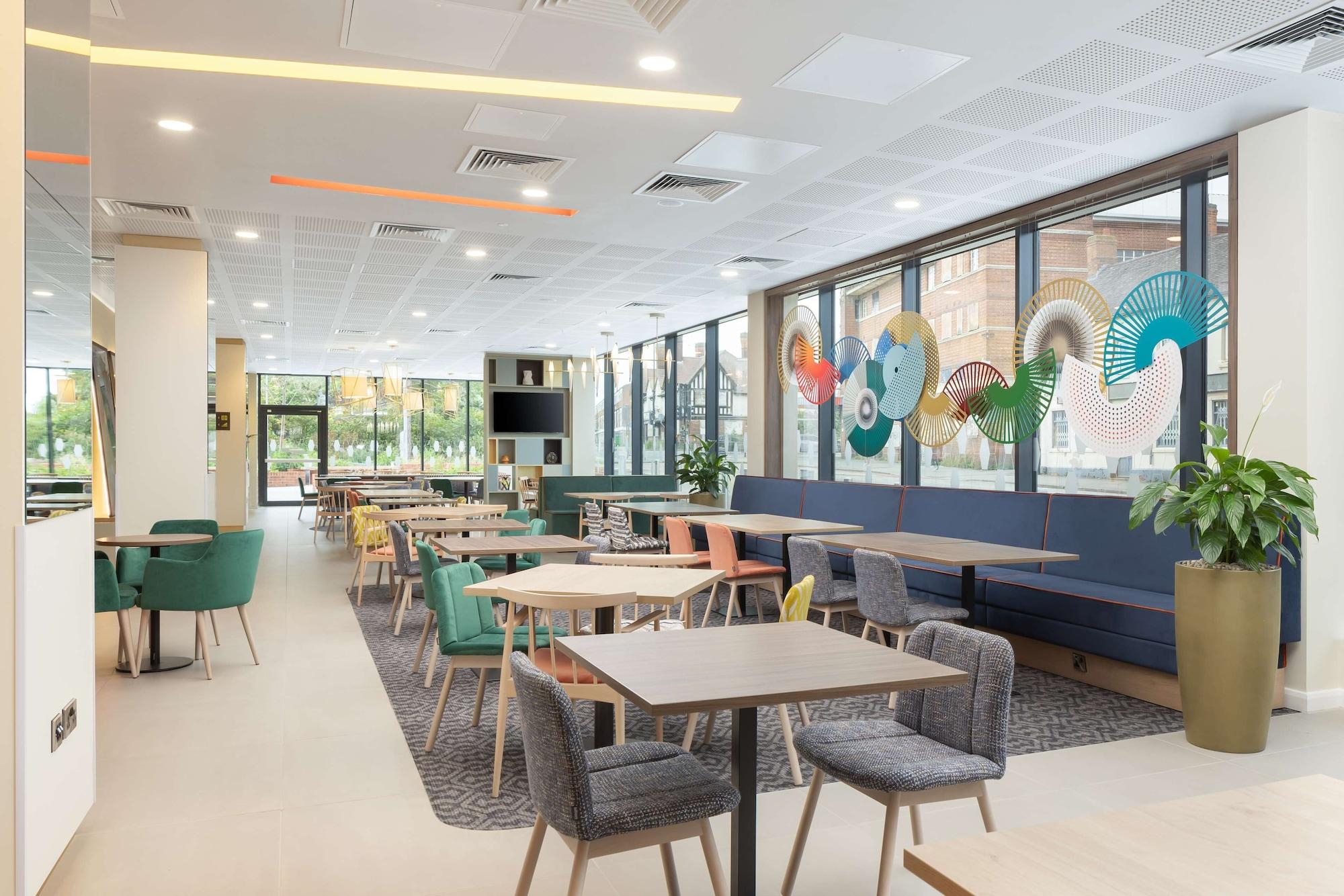 Vista Lobby Hampton By Hilton Nuneaton