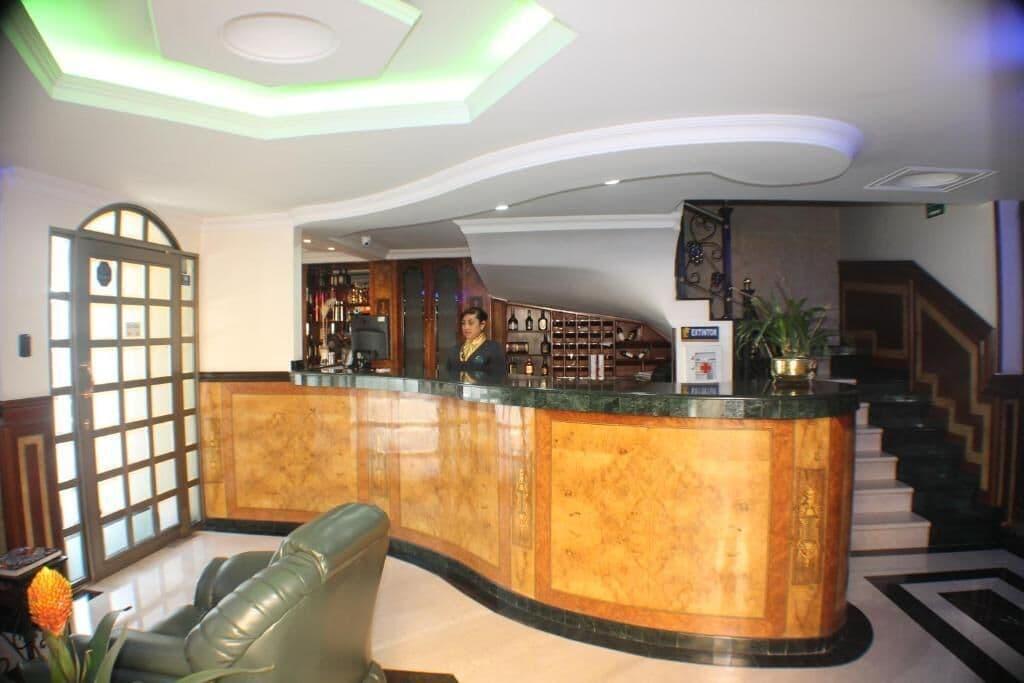 Vista Lobby Lafont Park Hotel