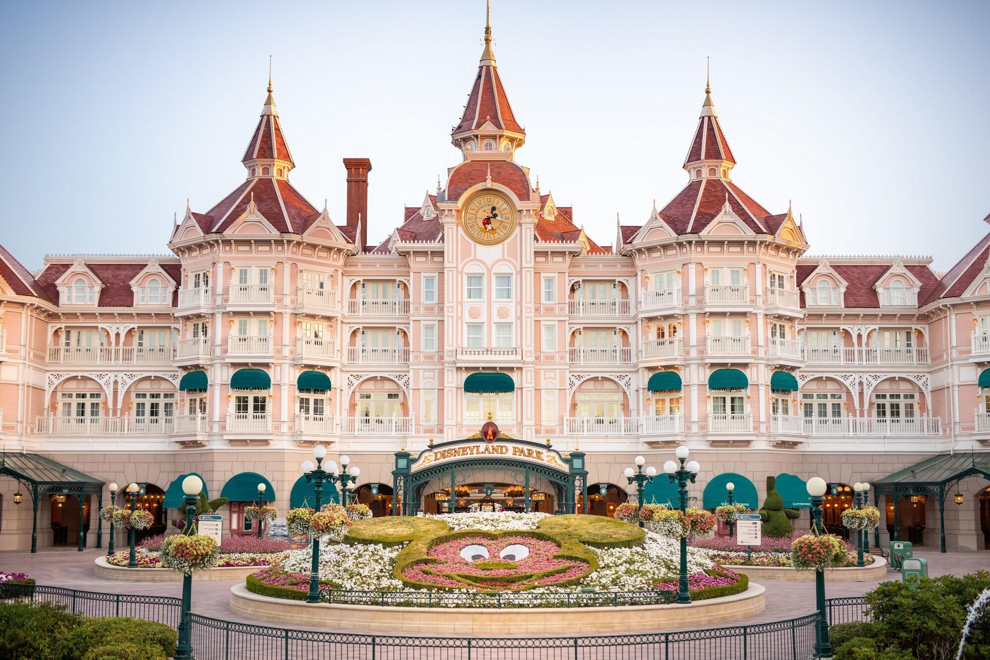 Vista Exterior Disneyland Hotel