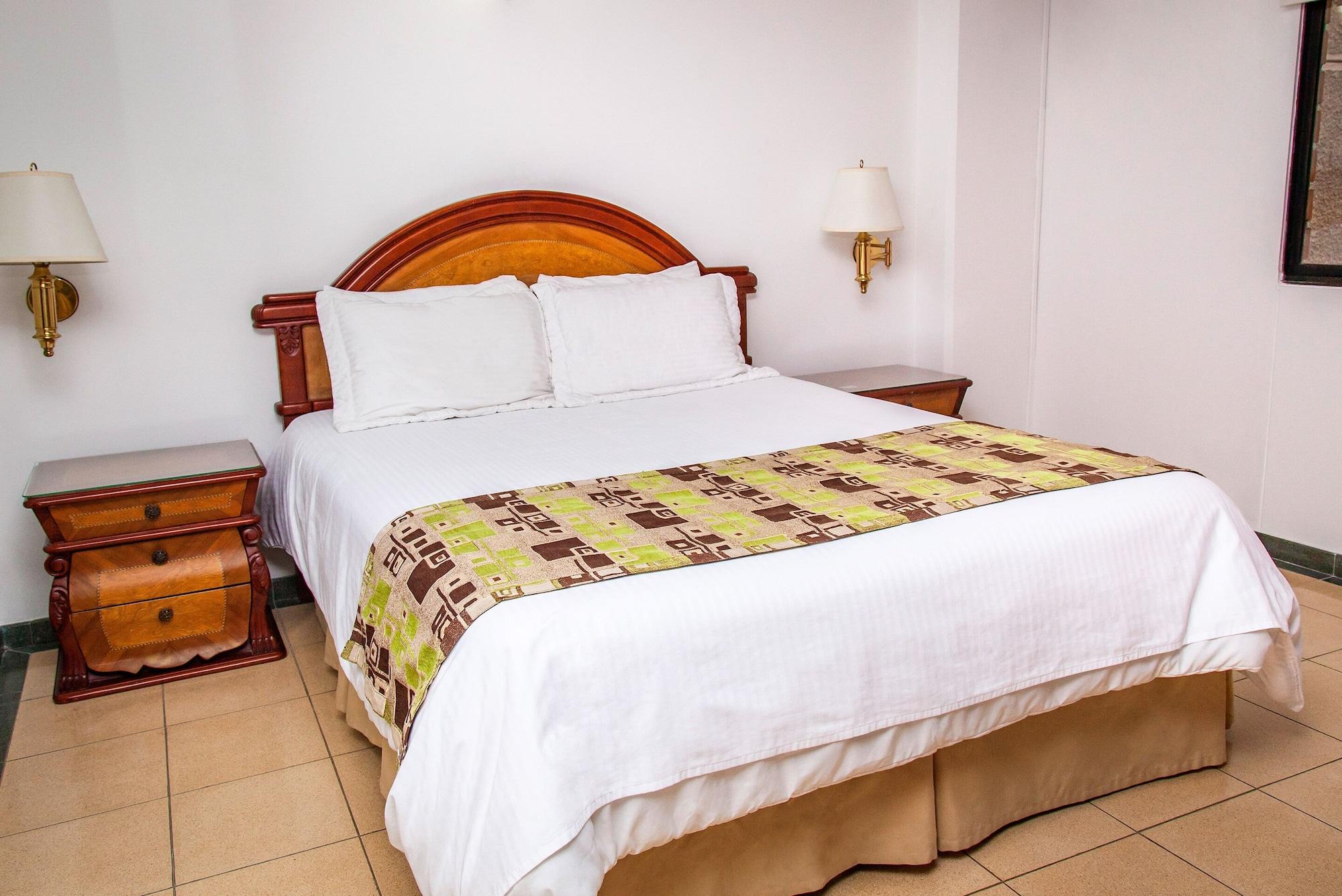Hotel CASA LAURELES HOTEL