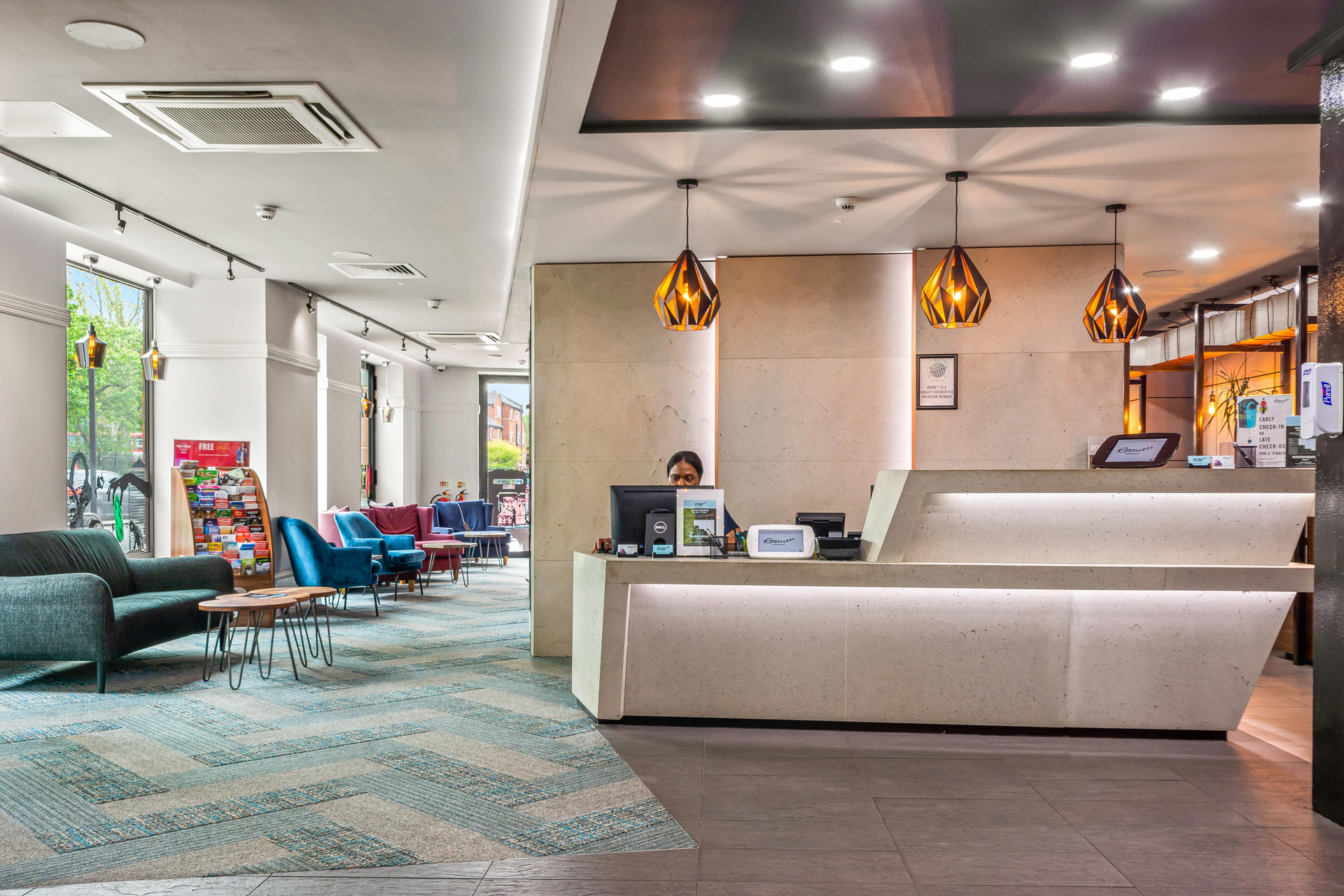 Vista Lobby Roomzzz London Stratford