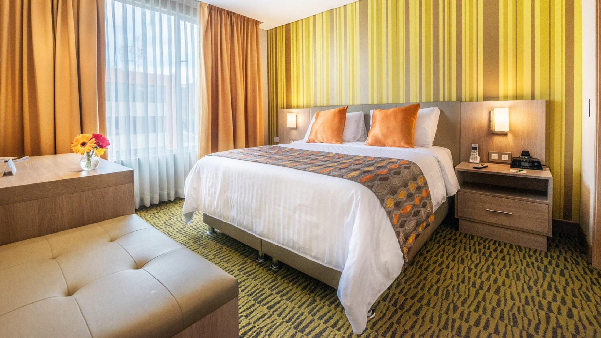 Vista Exterior Hotel Plaza Suites