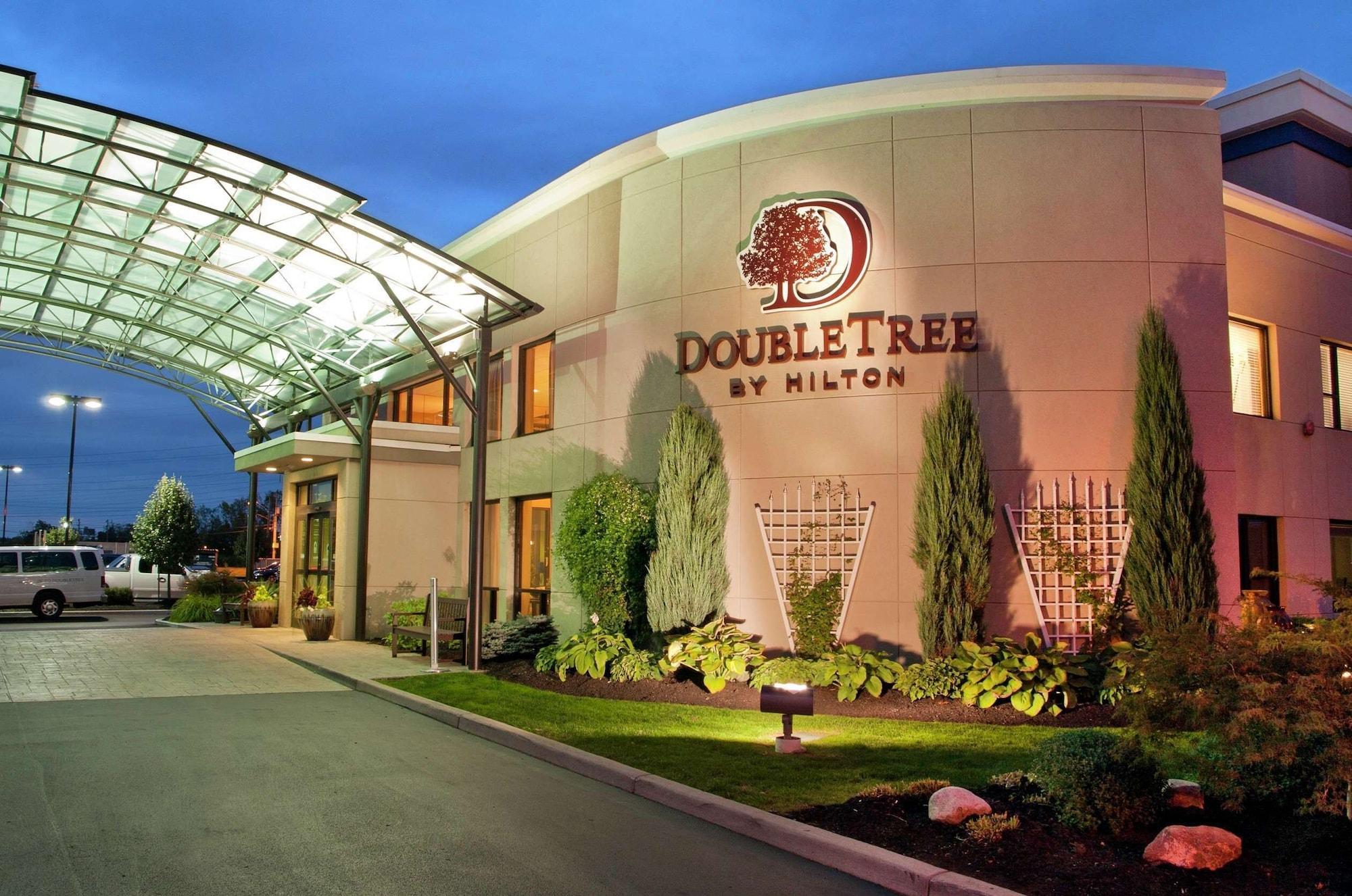 Vista Exterior DoubleTree by Hilton Hotel Buffalo - Amherst
