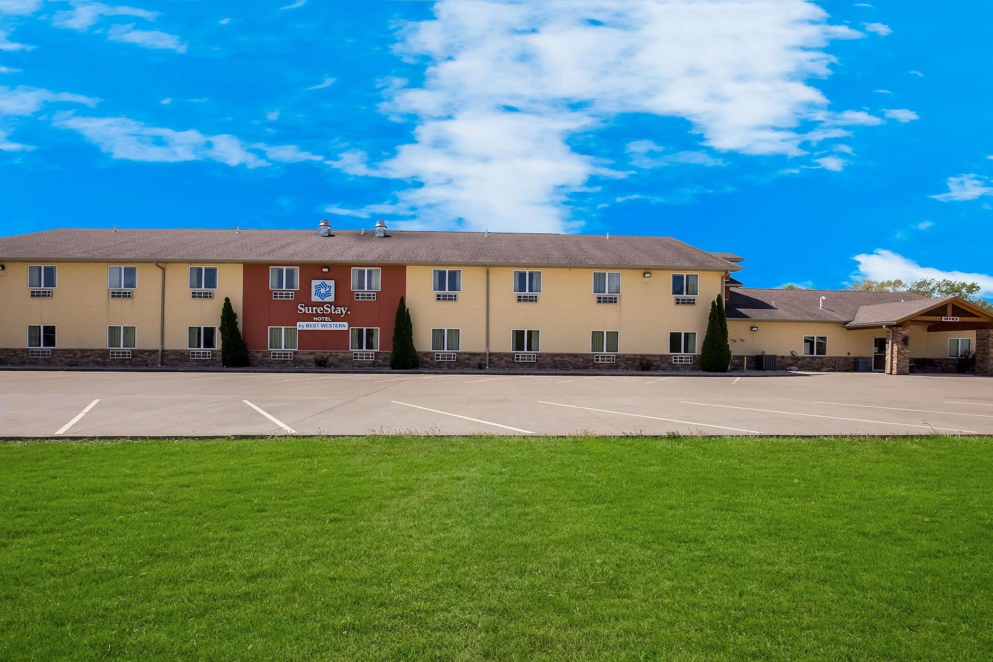 Vista Exterior SureStay Hotel by Best Western Whittington Rend Lake