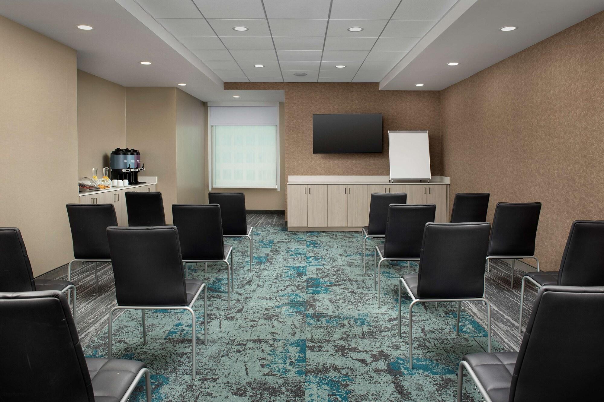 Sala de Reuniones Home2 Suites by Hilton Miami Airport South Blue Lagoon