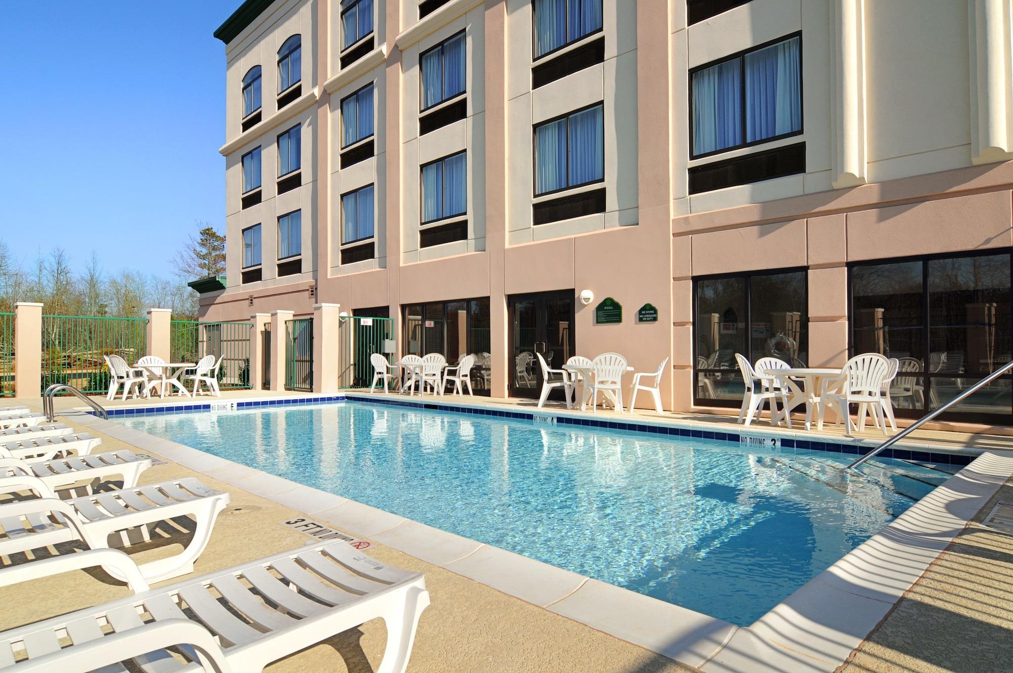 Vista Piscina Wingate By Wyndham Lagrange