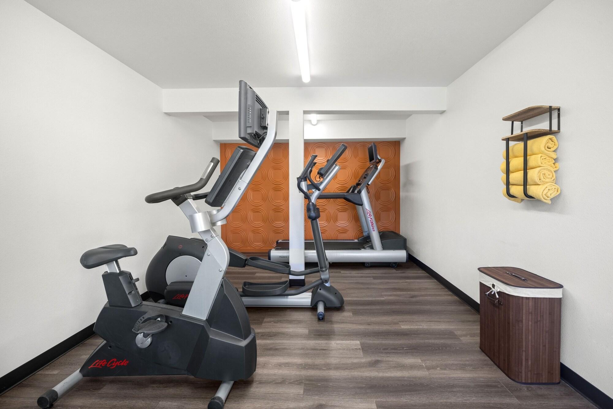 Gimnasio Orange Grove Inn