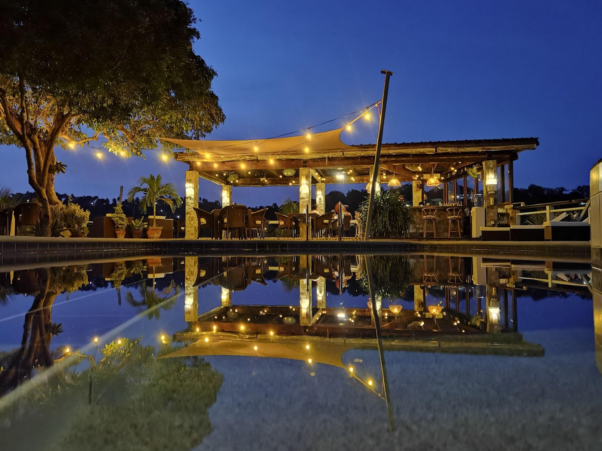 Restaurant Edgewater Dive & Spa Resort