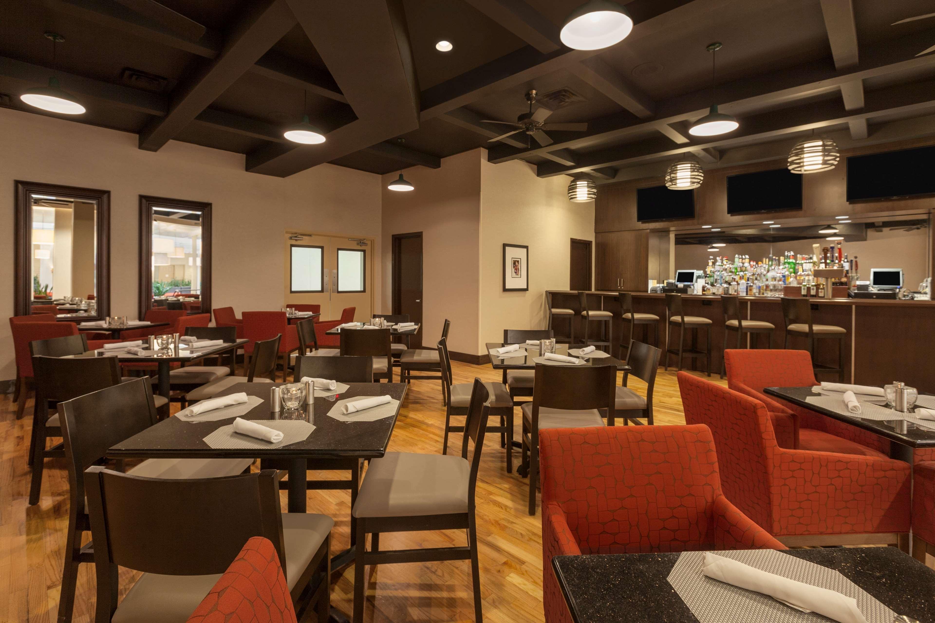 Restaurant Embassy Suites Hotel Baton Rouge