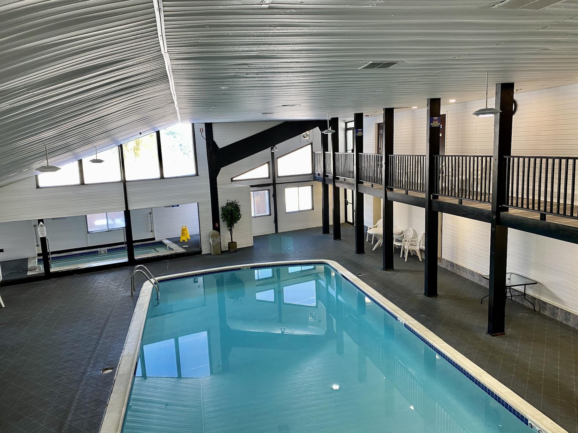 Vista Piscina Days Inn by Wyndham Lincoln