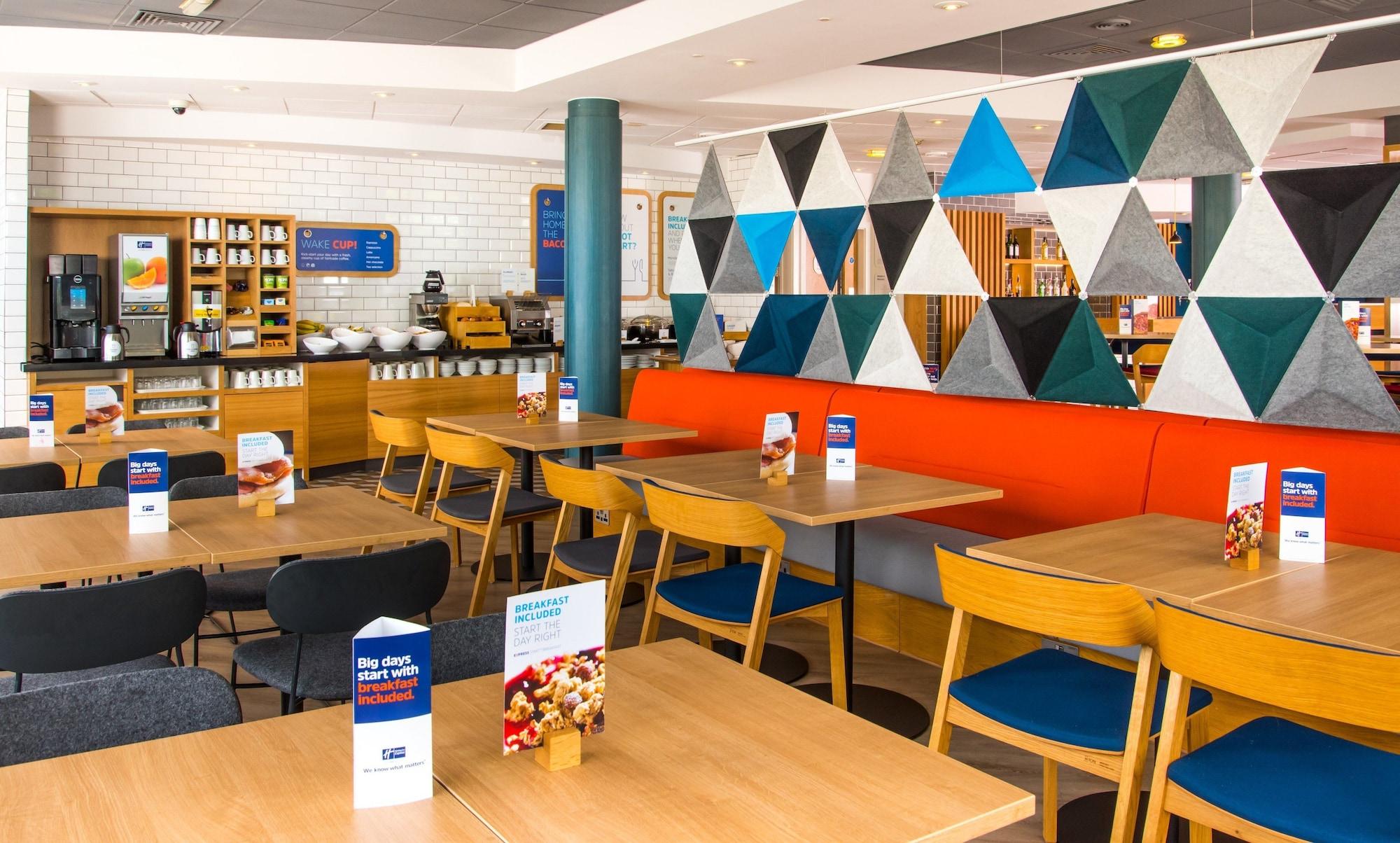 Restaurant Holiday Inn Express Burton Upon Trent by IHG