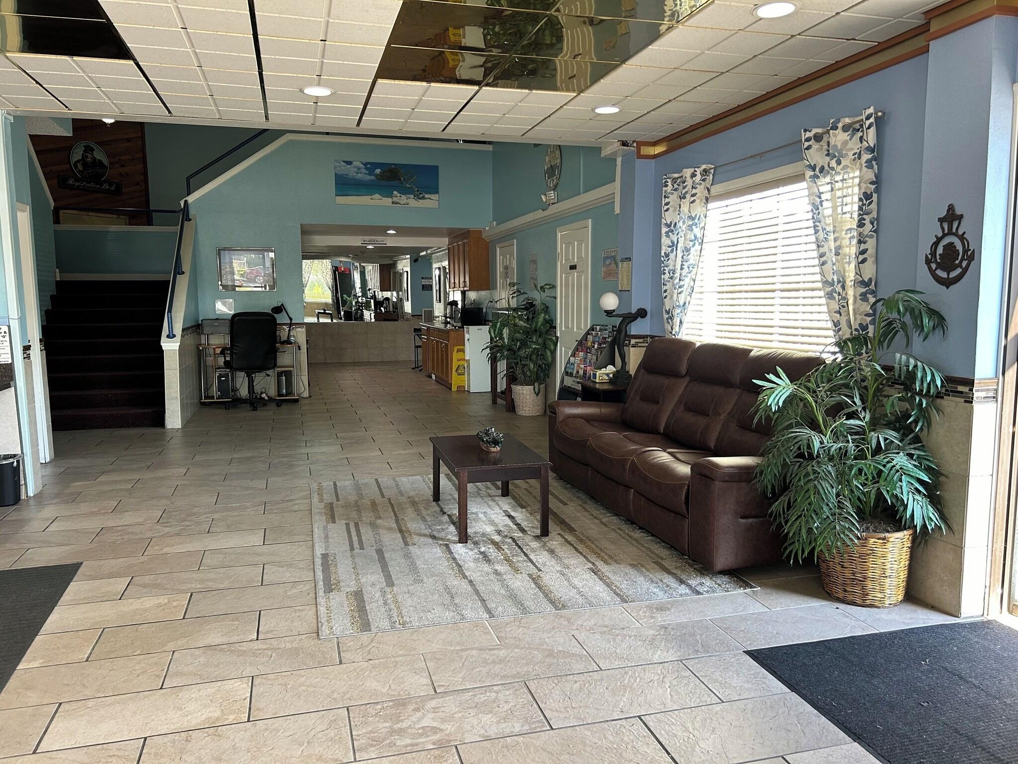 Vista Lobby Marina Inn