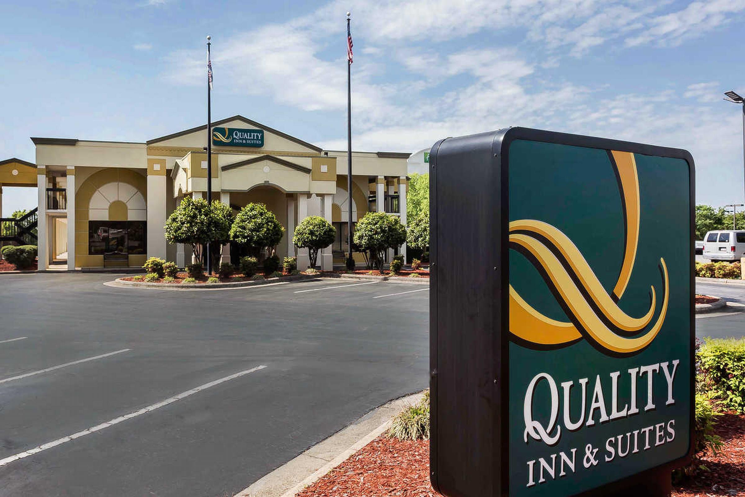 Vista Exterior Quality Inn & Suites Mooresville - Lake Norman