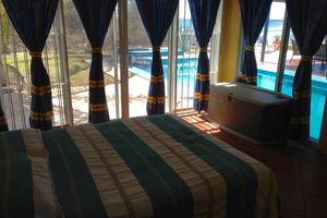 Alquiler Vacacional - Beachfront Villa C/W Private Pool 3BR/3.5 BA on Secluded Beach