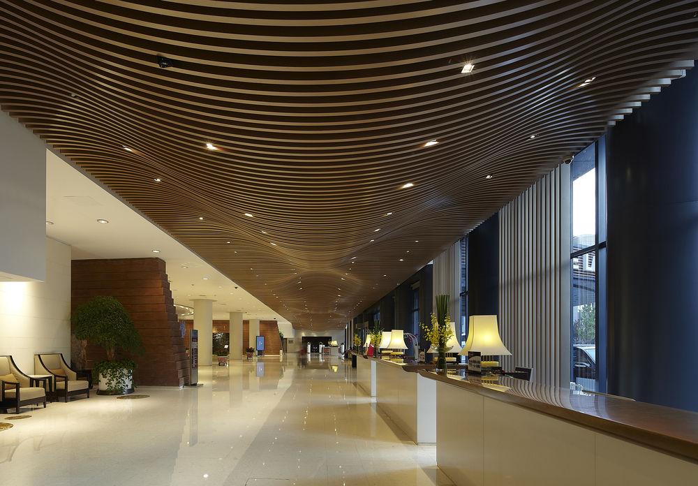 Vista Lobby The Lake View Hotel Beijing