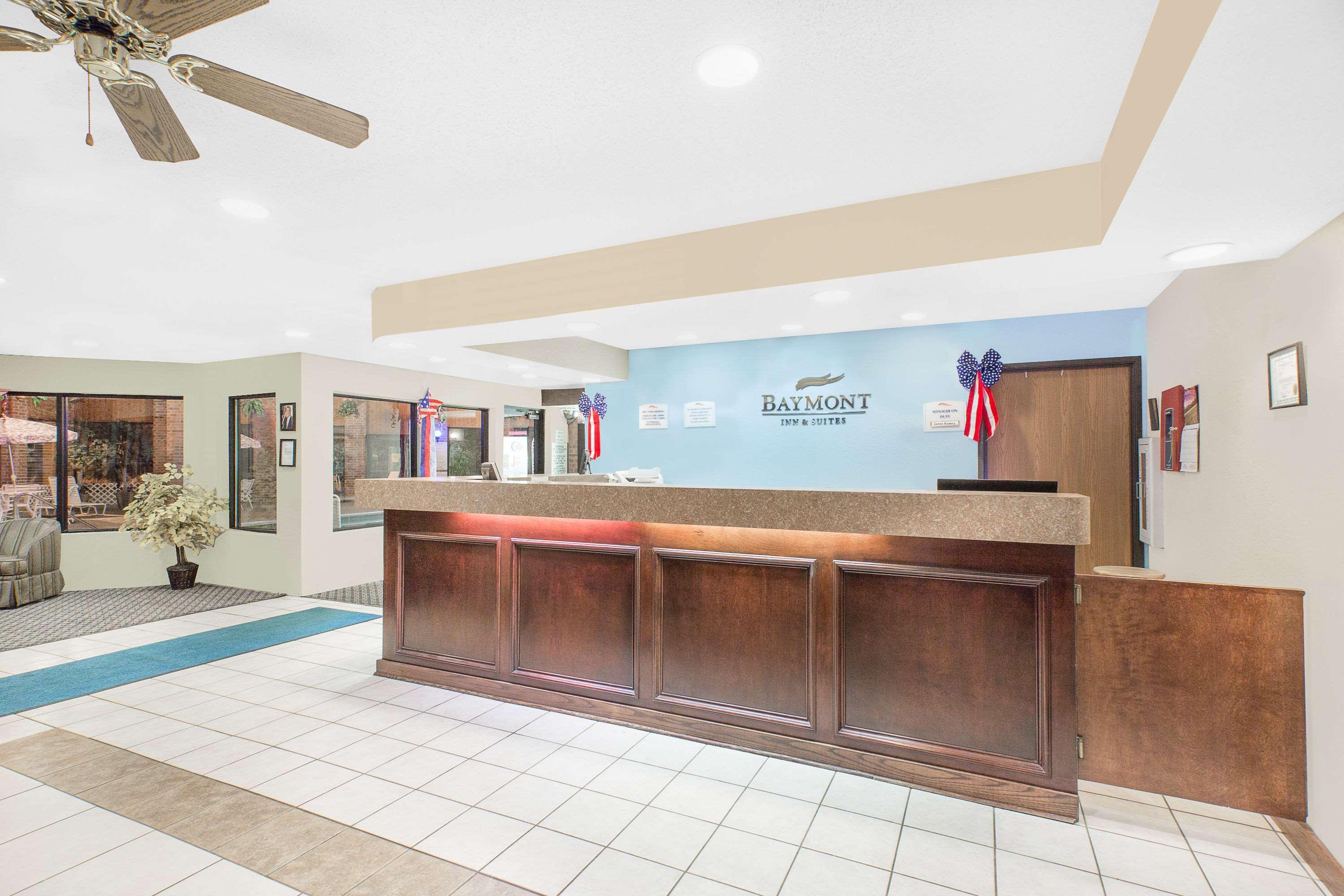 Vista Lobby Baymont By Wyndham Boone