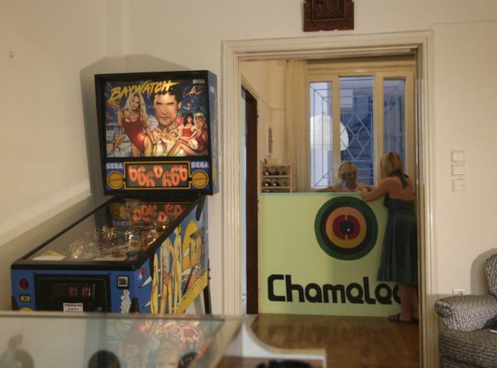 Instalaciones Recreativas Chameleon Youth Hostel - Hostel