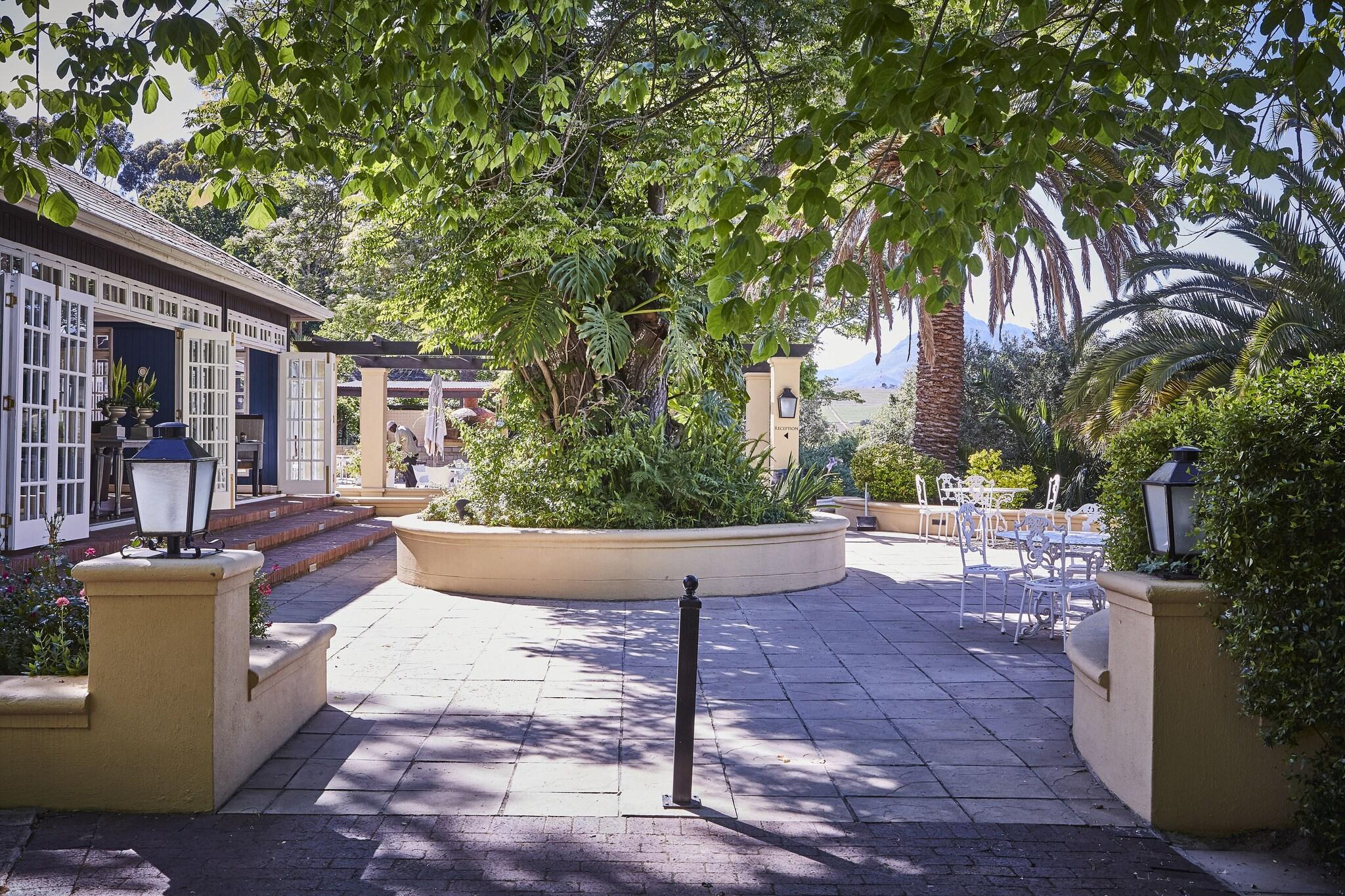 Vista Exterior The Devon Valley Hotel