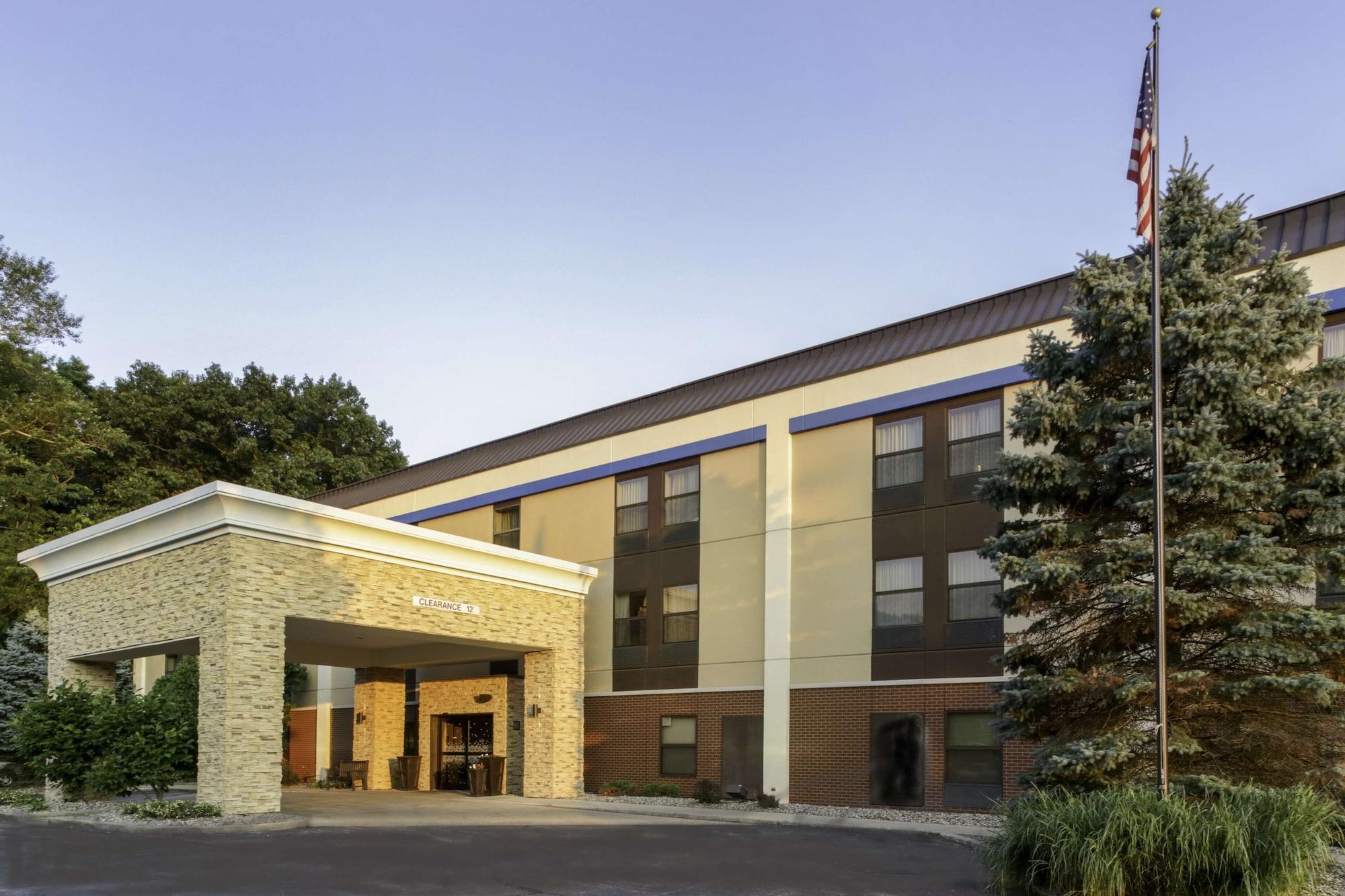 Vista Exterior Hampton Inn Portage