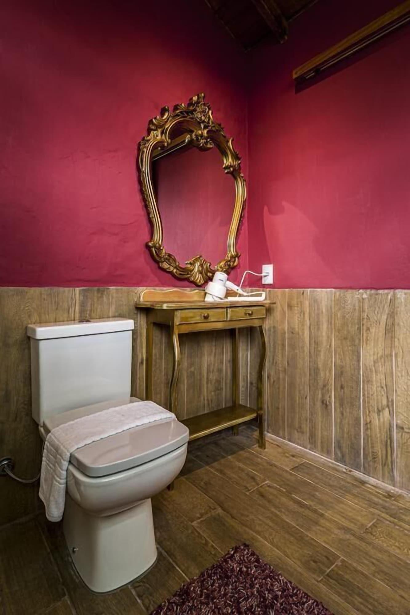 Equipamiento de Habitación Hospedaria Casa da Pedra