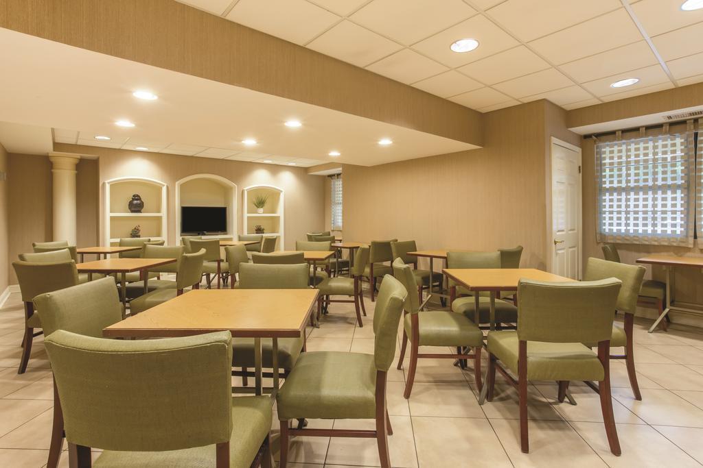 Vista Exterior La Quinta Inn & Suites by Wyndham San Francisco Airport N