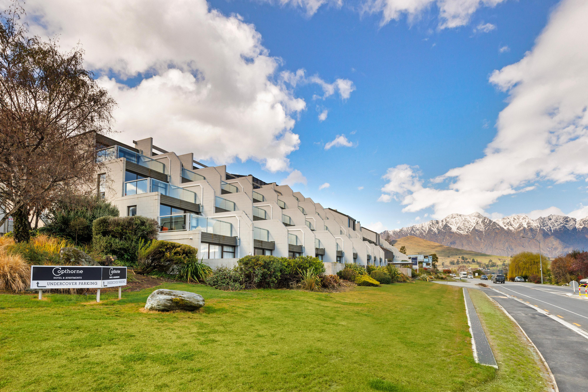 Vista Exterior Copthorne Hotel and Apartments Queenstown Lakeview